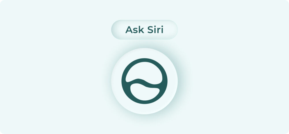 Un diseño minimalista que presenta un botón con el texto "Ask Siri" sobre un icono circular estilizado en tonos verde oscuro. Esta interfaz representa el punto de entrada a la nueva Siri AI de Apple, simbolizando la evolución hacia un asistente agéntico más proactivo y la integración profunda de la IA agéntica en la experiencia del usuario.