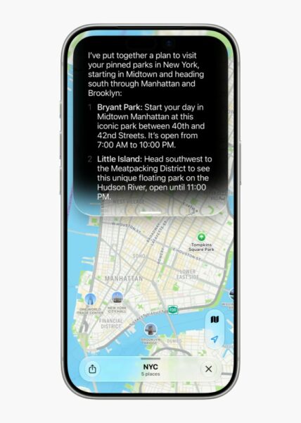 Un iPhone muestra la aplicación Apple Maps con un itinerario personalizado de parques en Nueva York. Siri AI ha organizado la ruta automáticamente basándose en los datos del usuario, actuando como un asistente agéntico de planificación. Es una muestra de la IA agéntica de Apple aplicada a la productividad y los viajes.
